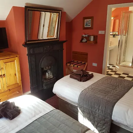 Bed & Breakfast Boffin 3*