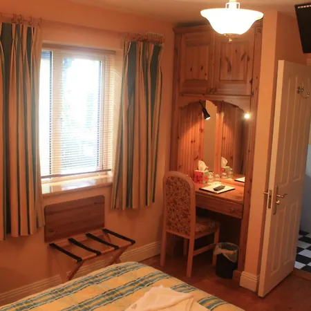 Bed & Breakfast Boffin 3*