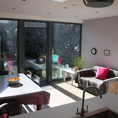 Boffin Nocleg ze śniadaniem 3*