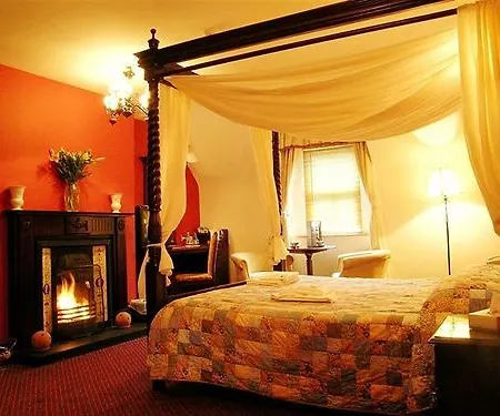 Bed & Breakfast Boffin 3*